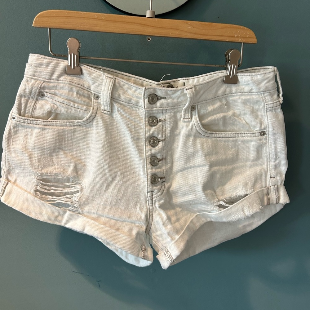 We The Free (Free People) White Distressed Button-Fly Denim Shorts Sz 28